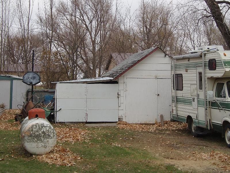 2nd image of 608 3rd St N
