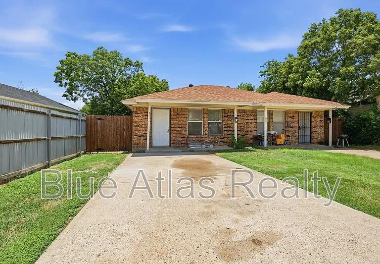 5517 Wellesley Ave — Photo 2