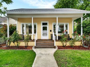 923 3rd St, Davis, CA 95616