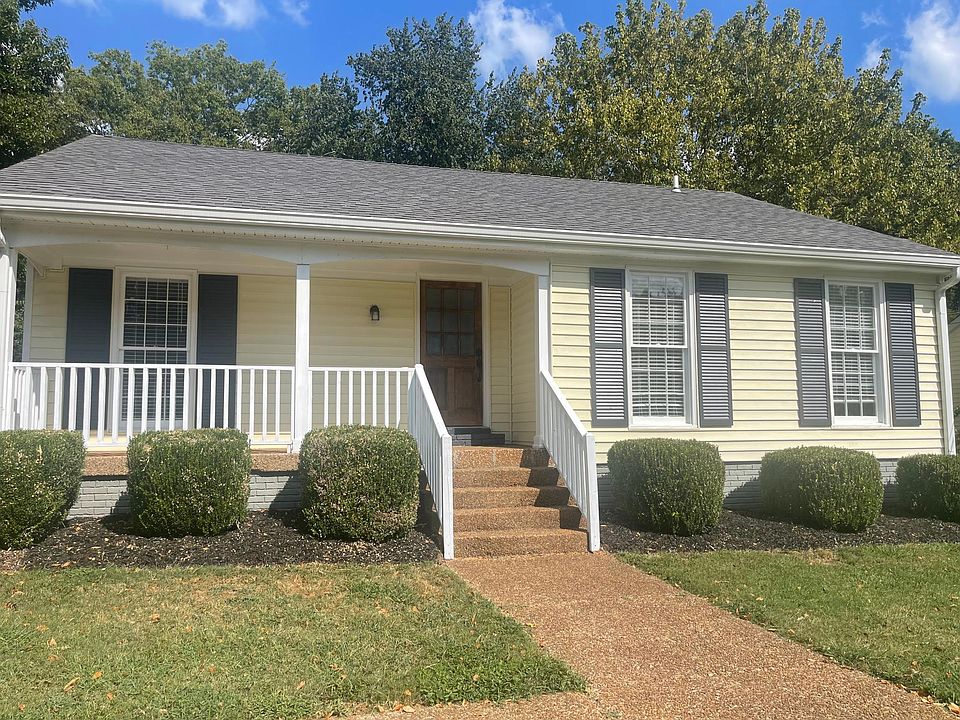 1st image of 825 Beech Bend Dr