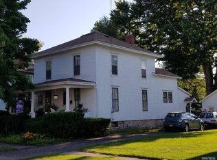 10 Maple Ave, Middleport, NY 14105