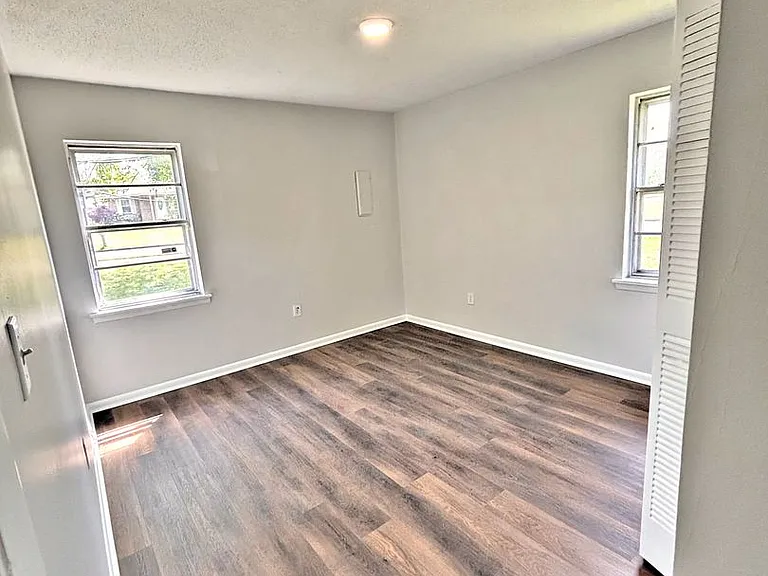 102 Elm Ct NE — Photo 10