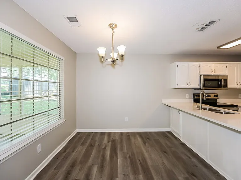 309 Cedar Park Cir — Photo 8