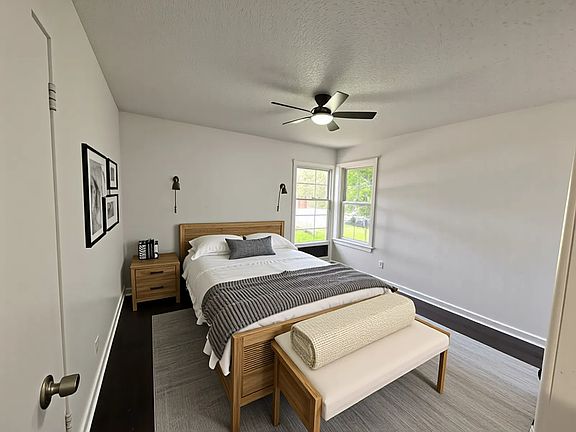3rd image of 400 N Jefferson St #1