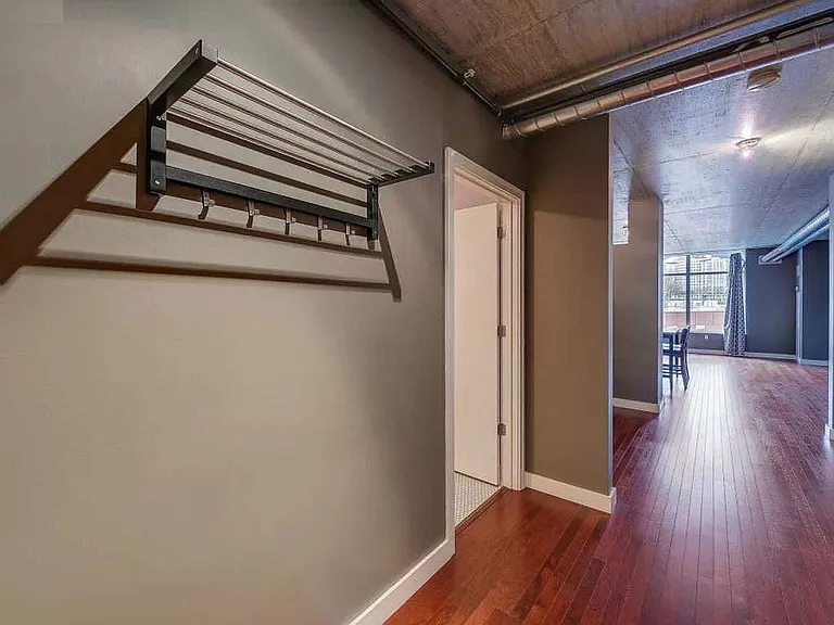 1926 W Burnside St #704 — Photo 7