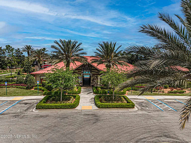 1630 Vineland Cir #B — Photo 35