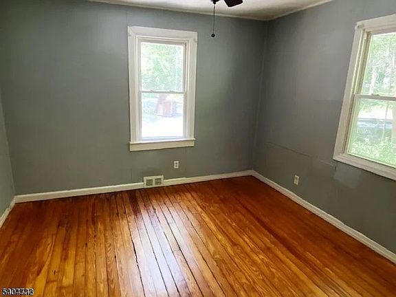 5th image of 237 Prospect Point Rd