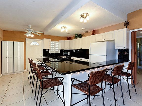 3rd image of 298 S Coconut Palm Blvd
