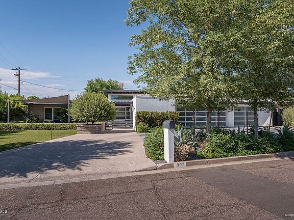 2nd image of 302 E Kaler Dr