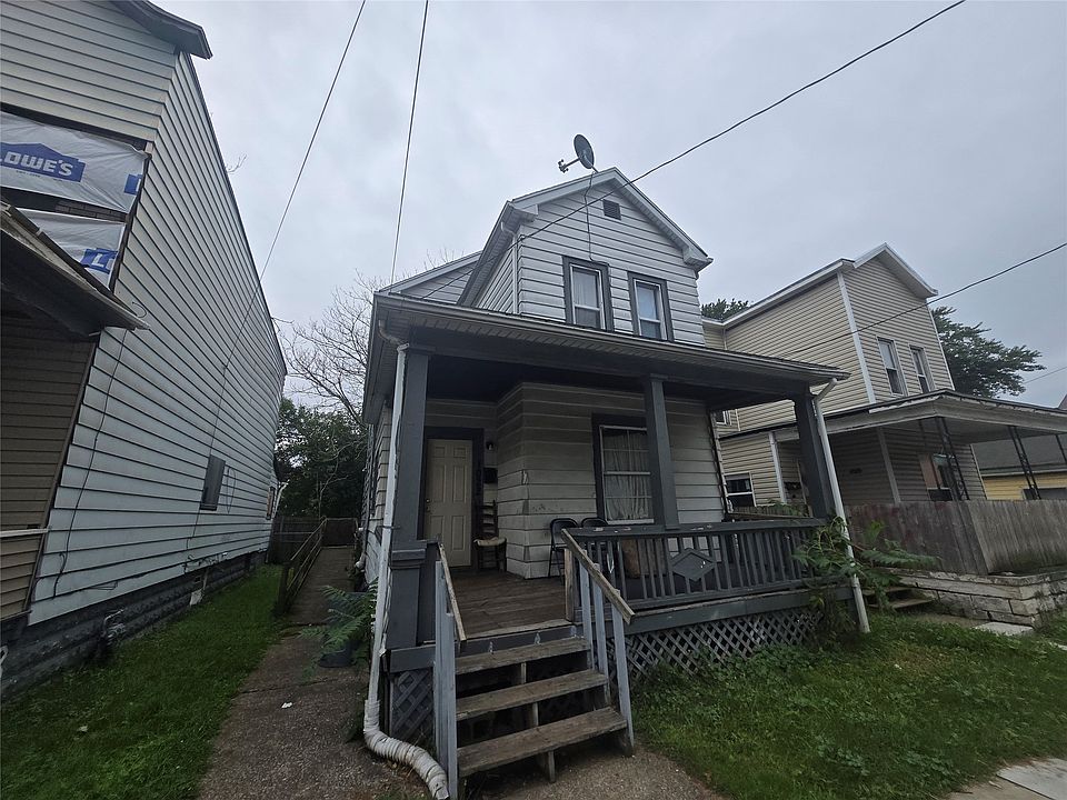 2nd image of 1022 Ash St