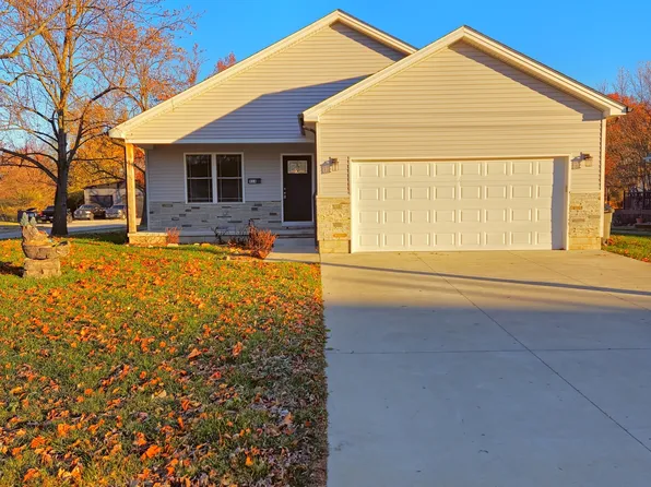 914 W 5th St, Seymour, IN 47274