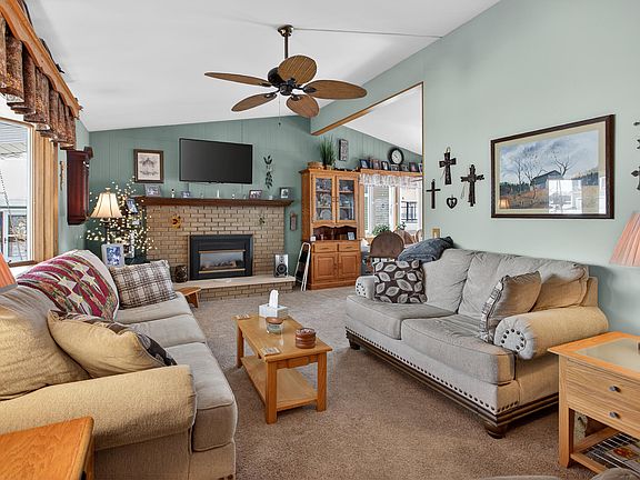 3rd image of 106 Hilltop Ct