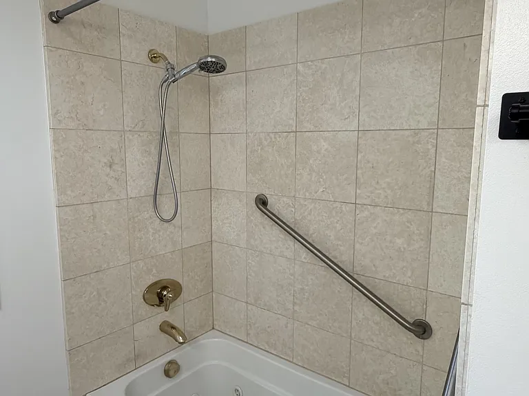 Guest Shower