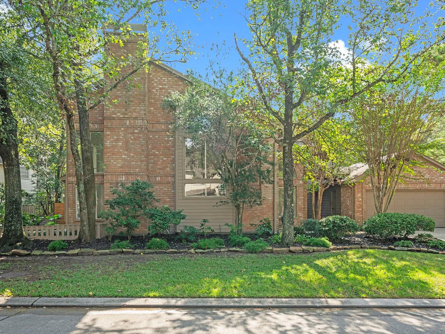 3 bed, 2.5 bath, 1884 sqft, $3,500 — Photo 2