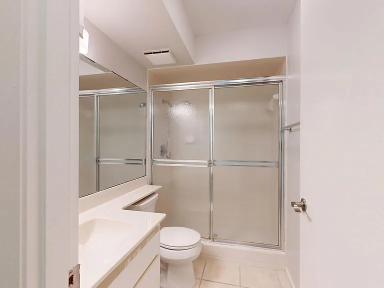 418 Spring Lakes Blvd — Photo 18