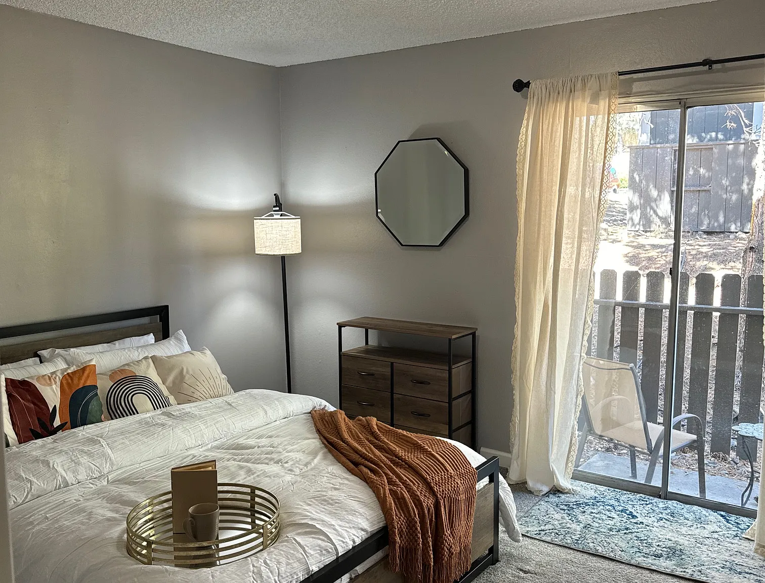 Reno Vista Apartments — Photo 1