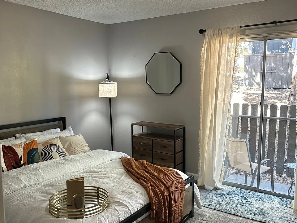 Reno Vista Apartments