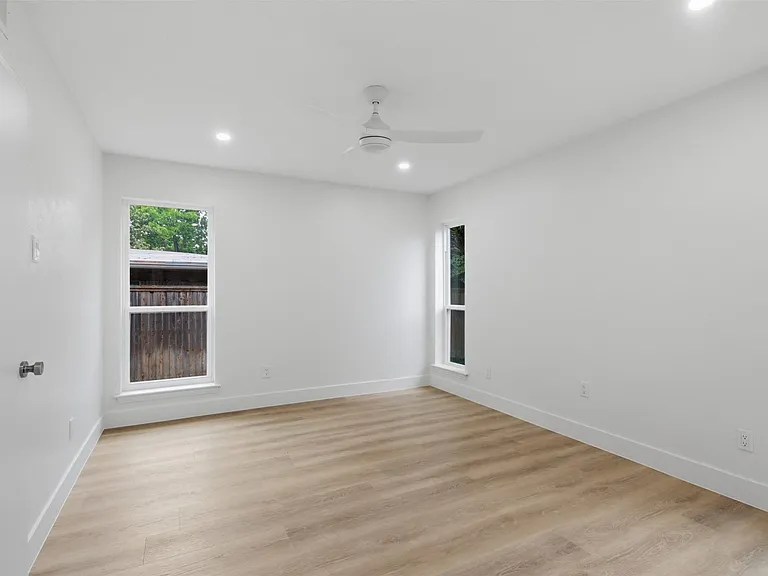 7515 Meadow Oaks Dr — Photo 15