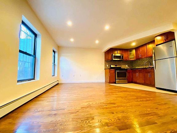 2nd image of 330 Quincy St #1