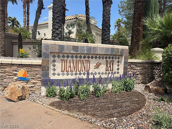 3rd image of 8112 Sapphire Bay Cir