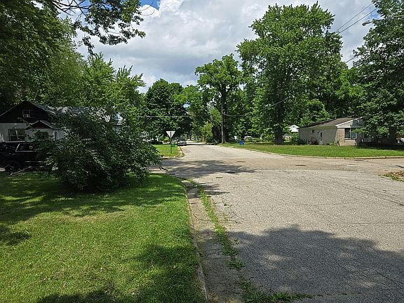 5th image of 1548 Huron St