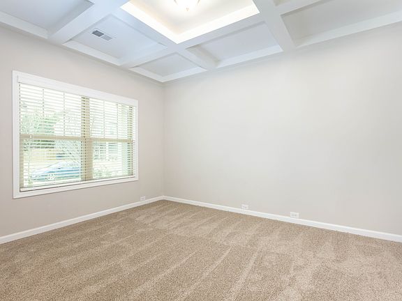 5th image of 3949 Kingfisher Dr
