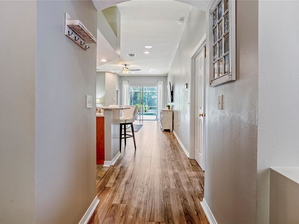 1st image of 4334R Beaumaris Dr