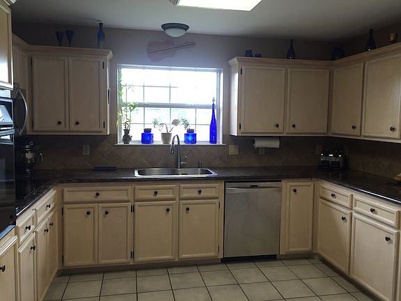 3rd image of 7703 Rosewood Dr