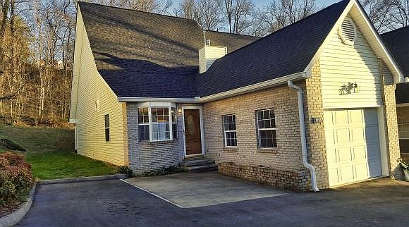 1st image of 3725 Apple Grove Cir