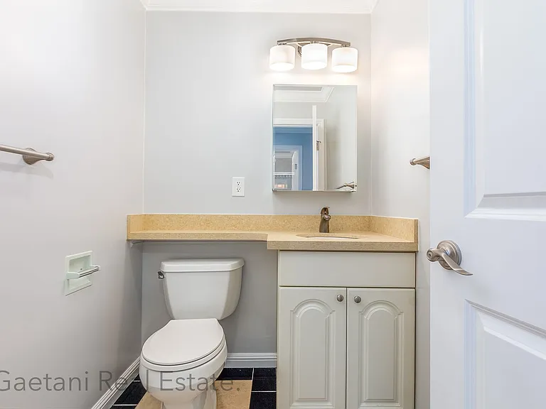 2266 Washington St #341R — Photo 13