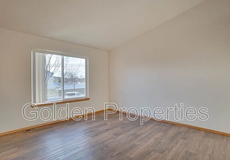 7488 N Courcelles Pkwy — Photo 7
