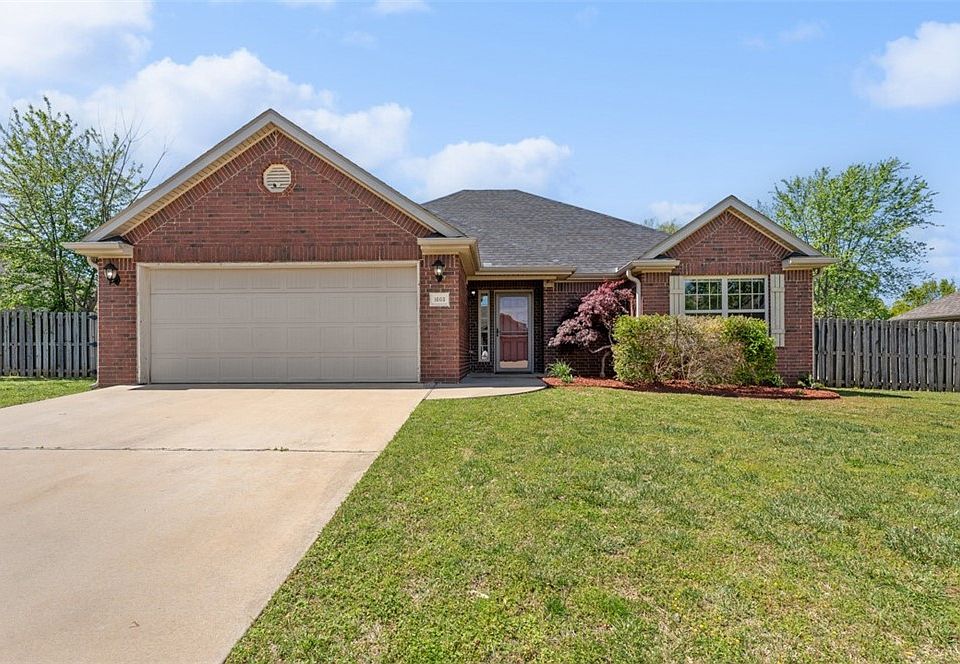 1st image of 1603 N Oakhaven Pl