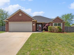 1603 N Oakhaven Pl, Fayetteville, AR 72704
