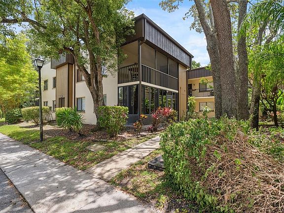 5th image of 11809 Raintree Lake Ln APT A