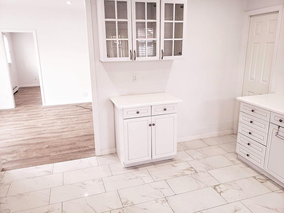 1st image of 32 Charles St #1