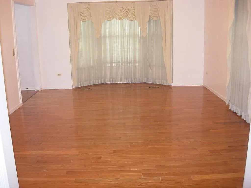 4 bed, 2.5 bath, 3800 sqft, $3,650 — Photo 3