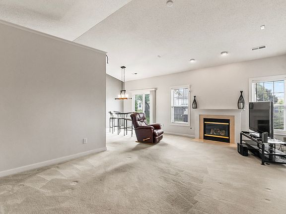 3rd image of 10617 Brooks St
