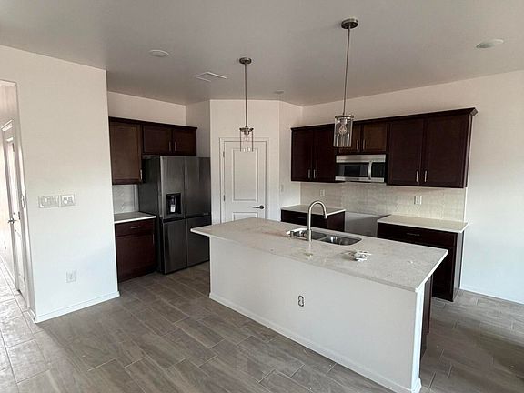 3rd image of 6552 Phoenix St