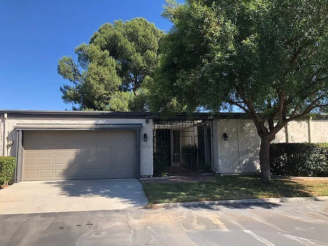 26156 Birkdale Rd — Photo 1