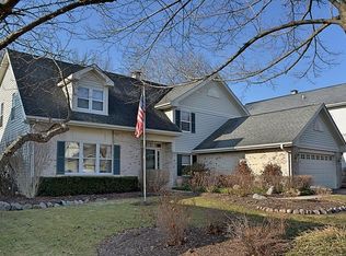 313 Sheffield Ln, Vernon Hills, IL 60061
