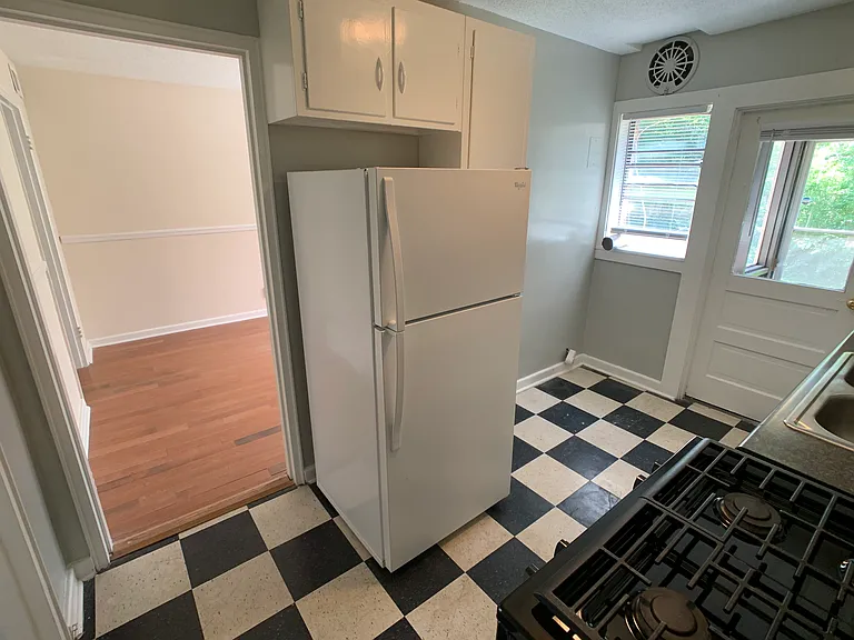 1684 Valley Ave — Photo 32