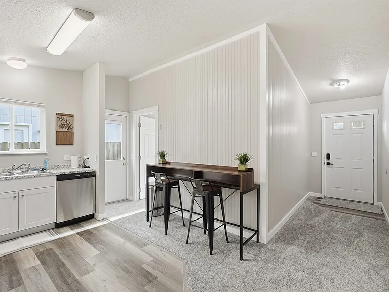 216 W 23rd Ave #C — Photo 5