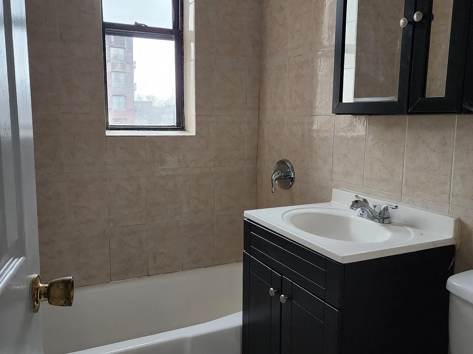 118 Corbin Ave — Photo 3