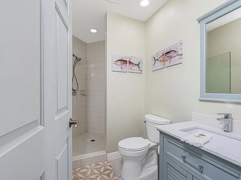 3313 Sunset Key Cir #701 — Photo 33