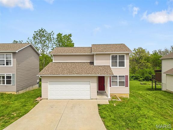 2nd image of 35 Saddleback Ridge Dr