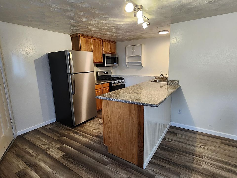 1st image of 4014 Pepper Dr #B