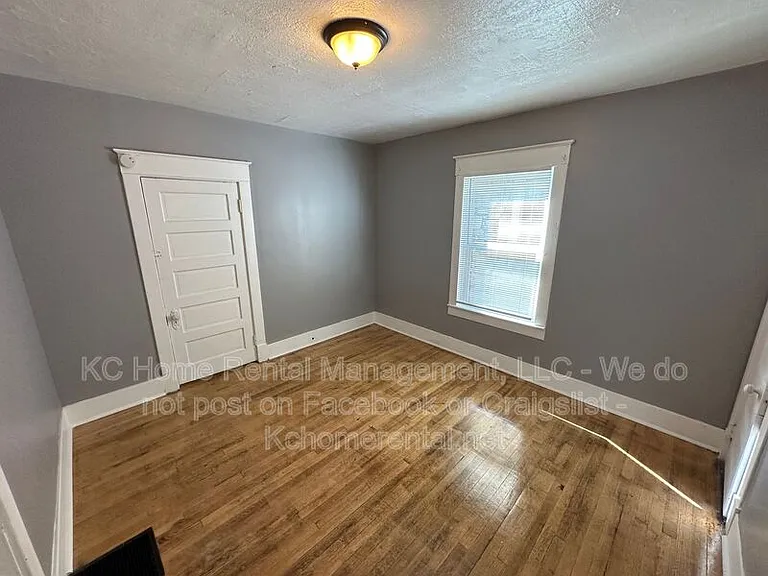 5233 E 6th St #1 — Photo 17