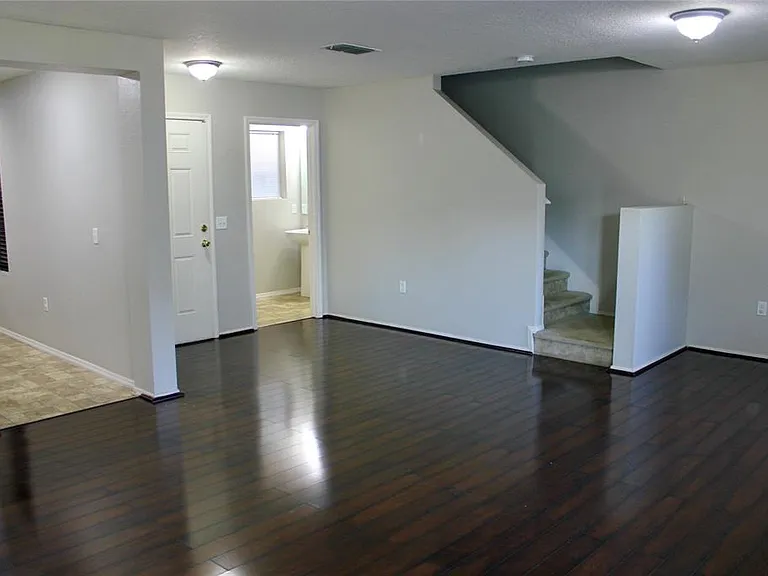 1017 Chalcedony St — Photo 7