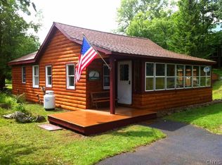 9 3rd St, Oswegatchie, NY 13670