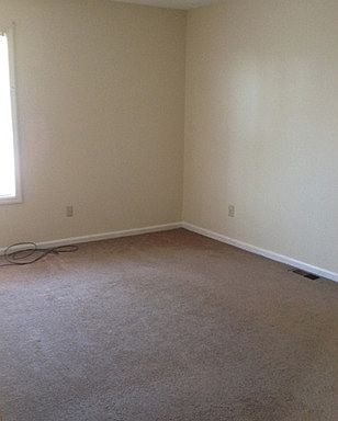 5th image of 401 Laredo Ct APT C